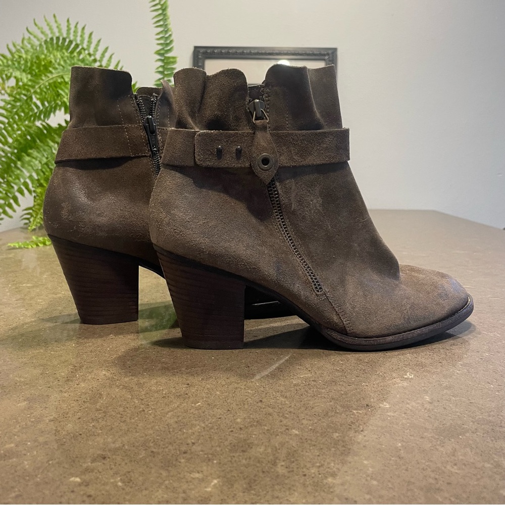 Paul Green heeled booties
